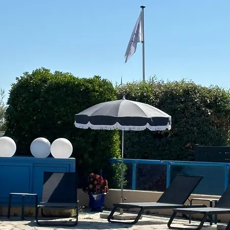 La Nartelle 3* سانت ماكسيم